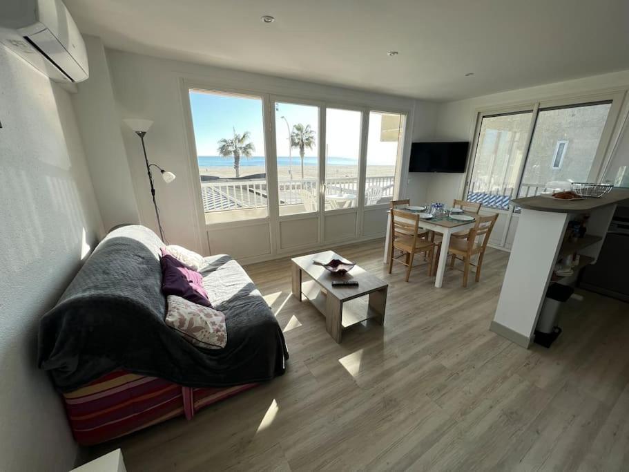 Le Carrousel - Apt Vue Mer - Plage A 10 M - Clim - Wifi Canet-en-Roussillon Ngoại thất bức ảnh