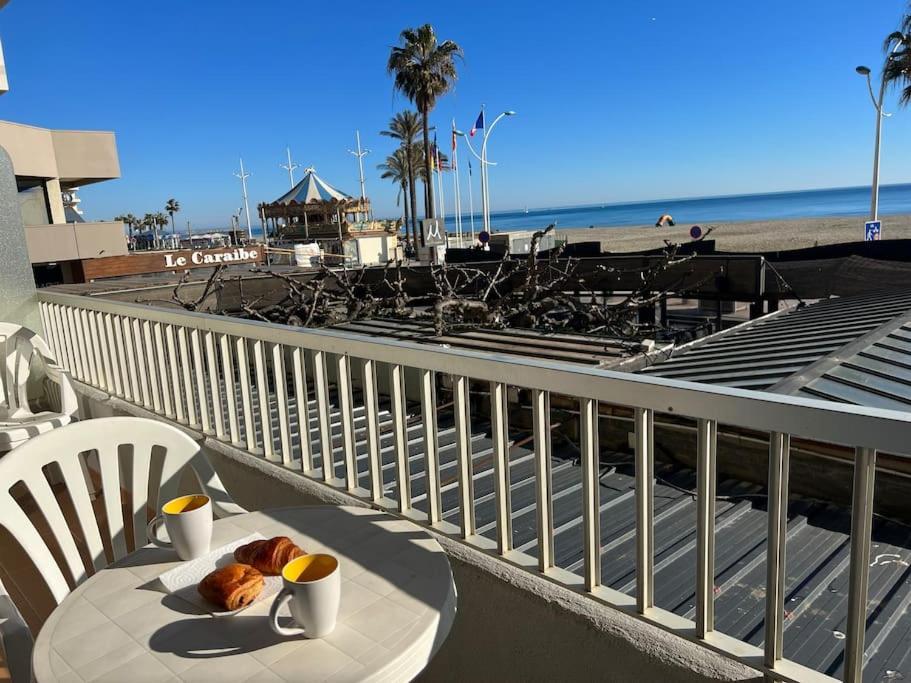 Le Carrousel - Apt Vue Mer - Plage A 10 M - Clim - Wifi Canet-en-Roussillon Ngoại thất bức ảnh