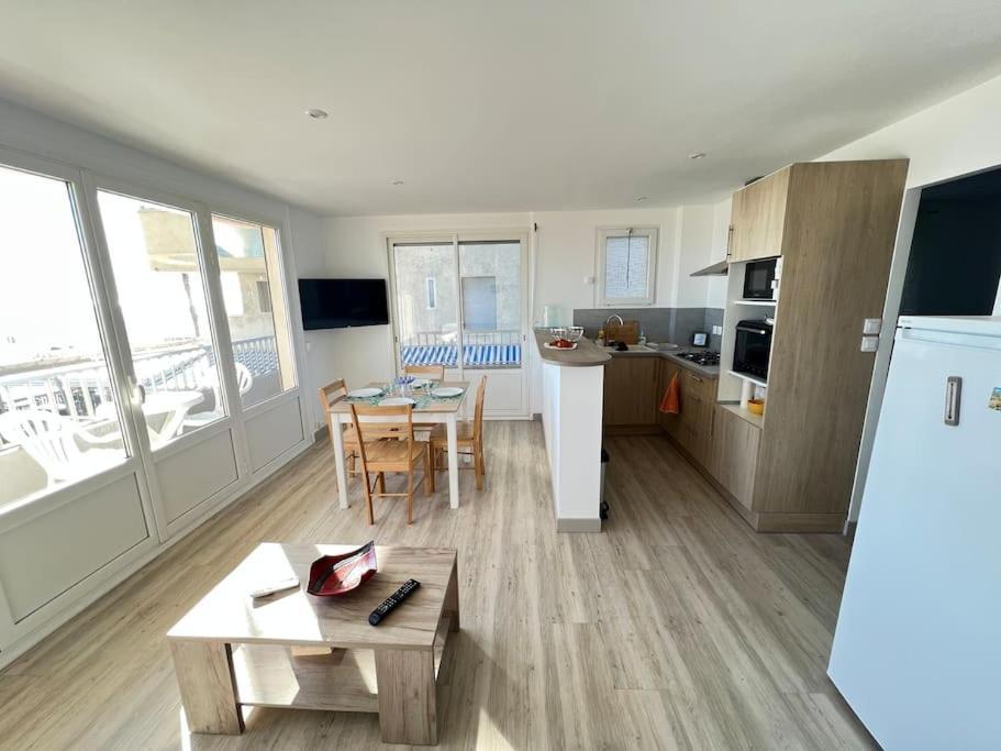 Le Carrousel - Apt Vue Mer - Plage A 10 M - Clim - Wifi Canet-en-Roussillon Ngoại thất bức ảnh
